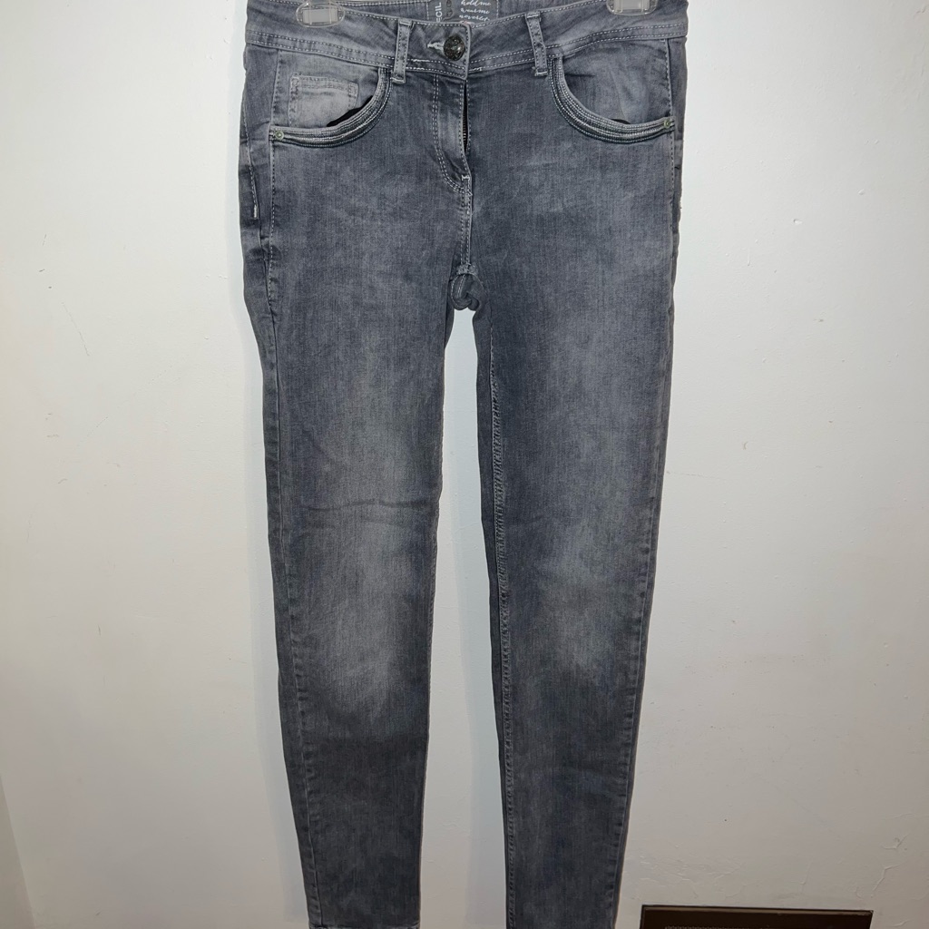 Cecil Charlize Jeans Womens 28 Waist With 34 Inch Length